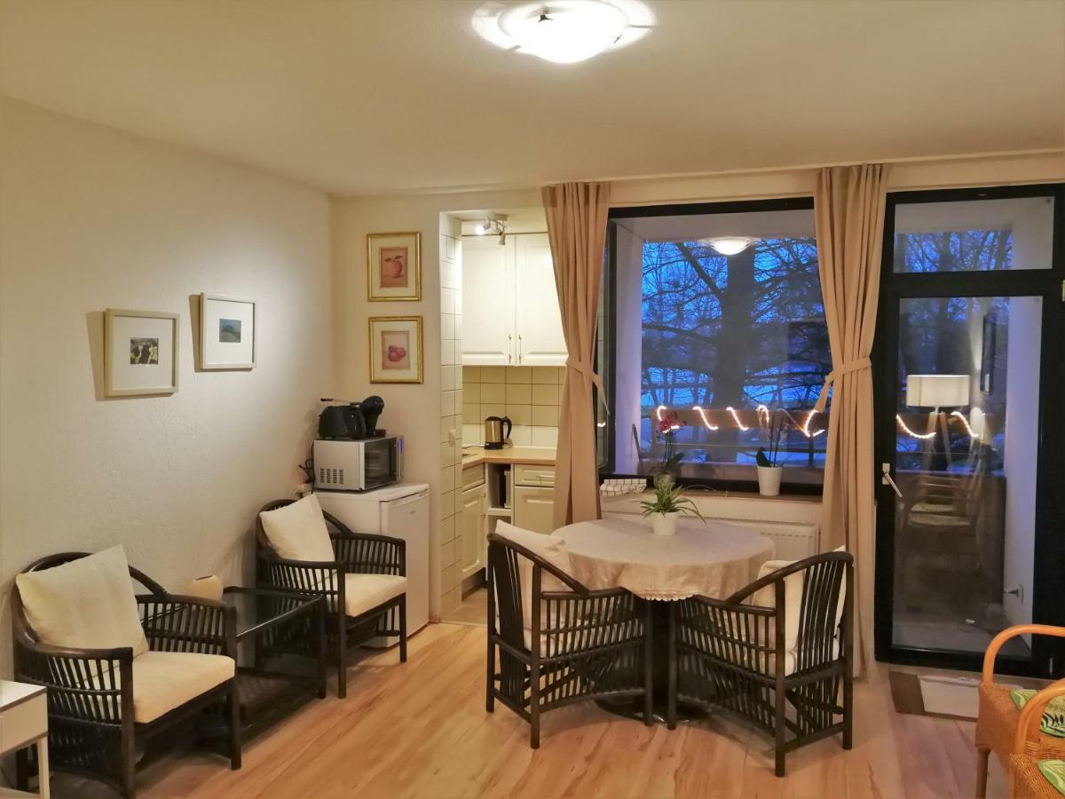 Ruhiges Apt. Direkt Am Naherholungsgebiet Mit Seeblick, Zentrum 5min, Messe 18min Appartement