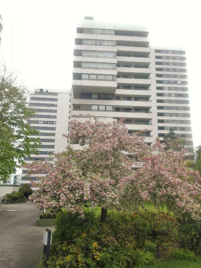 Ruhiges Apt. Direkt Am Naherholungsgebiet Mit Seeblick, Zentrum 5min, Messe 18min Apartment Nuremberg